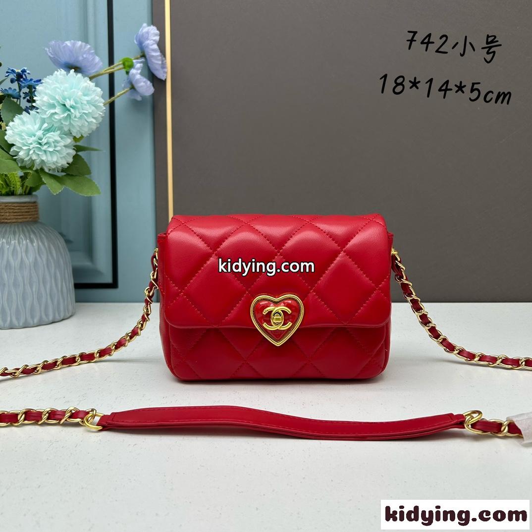 人気 可愛い 23SS ハートロゴ シャネル バッグ コピー ミニ チェーン ショルダーバッグ レッド-2