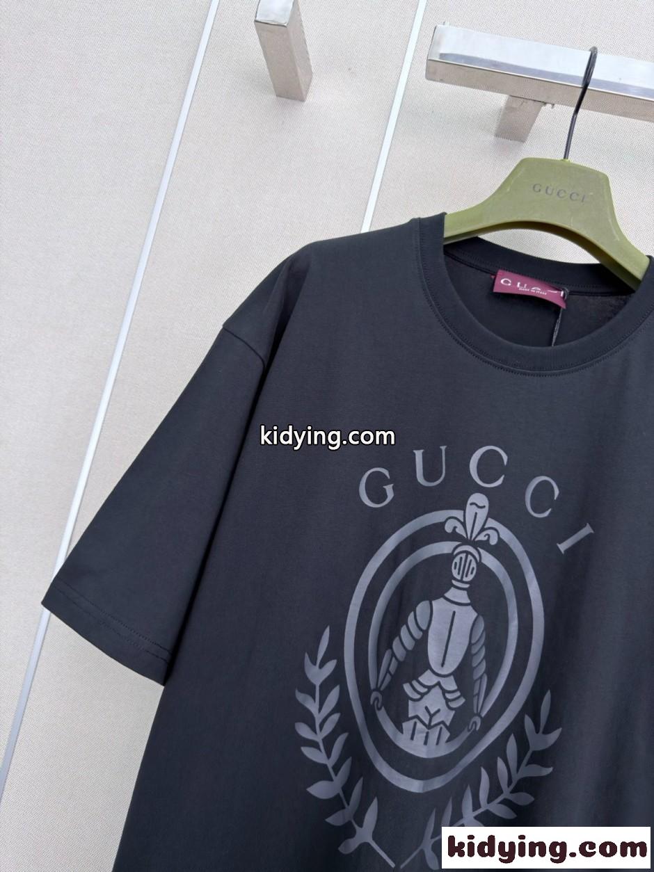 ユニセックス グッチ Tシャツ 偽物 ロゴプリント コットン 半袖Tシャツ ブラック-1