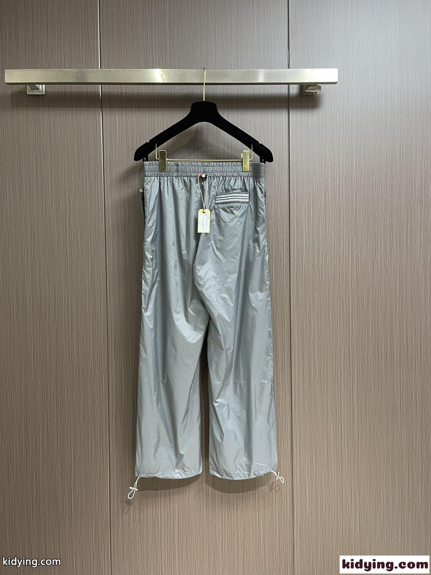 リップストップナイロン カジュアルパンツ トムブラウン パンツ コピー グレー-1