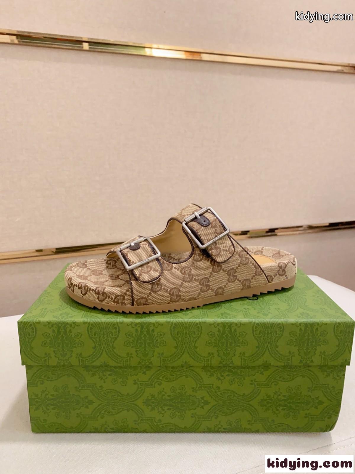 GGキャンバス グッチ サンダル コピー ストラップ付き メンズ スライドサンダル-0