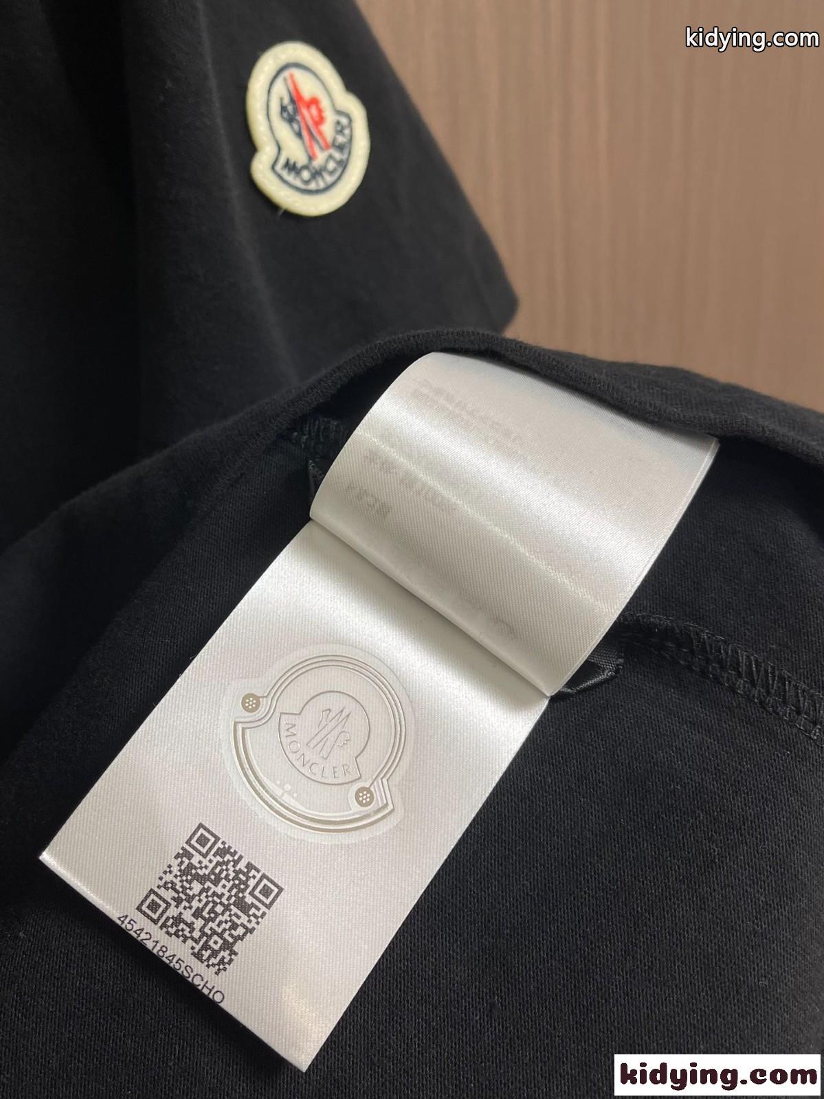カジュアル おしゃれ モンクレール Tシャツ コピー クルーネック 半袖Tシャツ-3