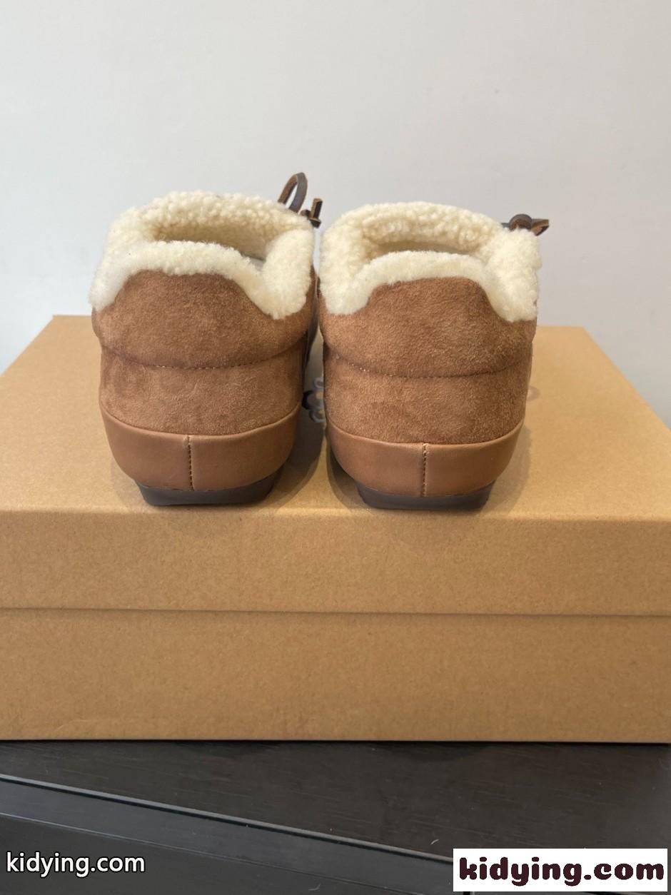大人気 UGG アグ スーパーコピー ムートンモカシン スリッポン ブラウン-4
