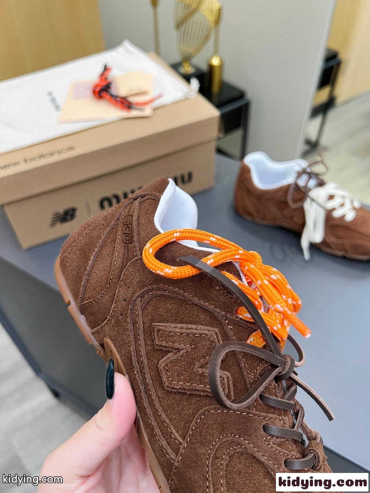 New Balance x Miu Miu xxx スエードスニーカー ミュウミュウ スニーカー コピー ブラウン-3