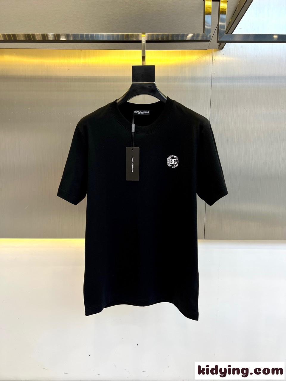 シンプル ロゴ入り クルーネック 半袖Tシャツ ドルチェ&ガッバーナ Tシャツ 偽物 ブラック-0