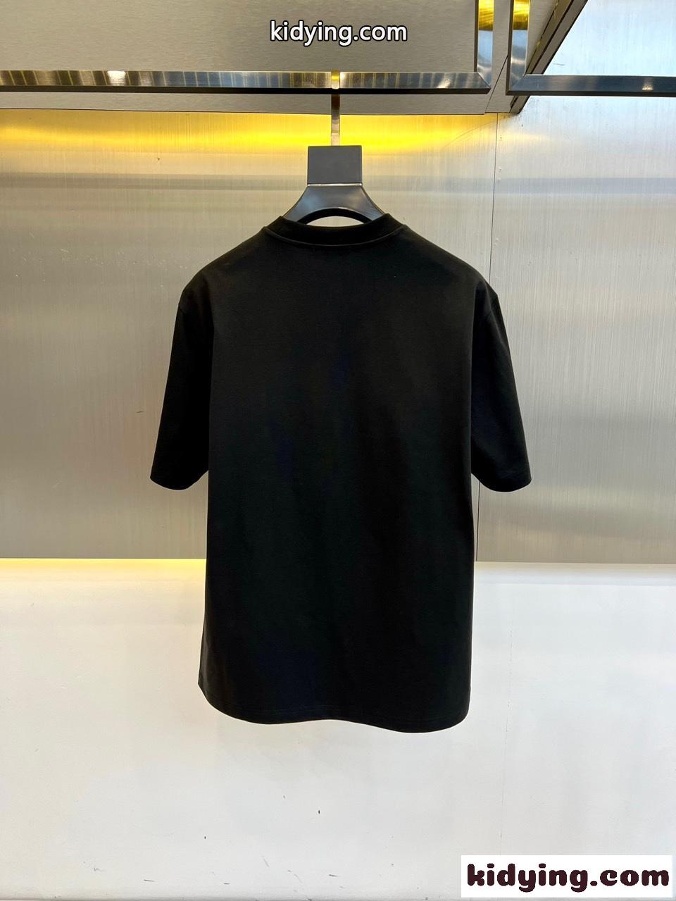 シンプル ロゴ入り 半袖Tシャツ ヴェルサーチェ Tシャツ 偽物 ブラック-3