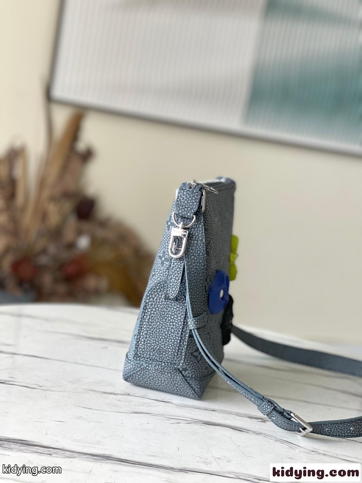 M81606 ミニ・ソフトトランク ルイヴィトン バッグ メンズ コピー エンボス加工 ショルダーバッグ-0