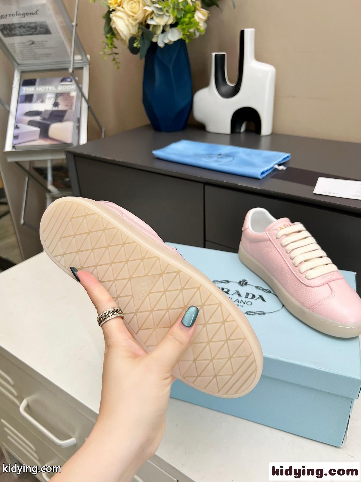 人気 洗練された レザー レディース メンズ シューズ プラダ スニーカー コピー ピンク-4