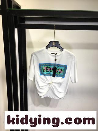 おしゃれ 人気 ロゴ プリント セーフティーピン ヴェルサーチェ 半袖Tシャツ コピー レディース 春夏 トップス-2