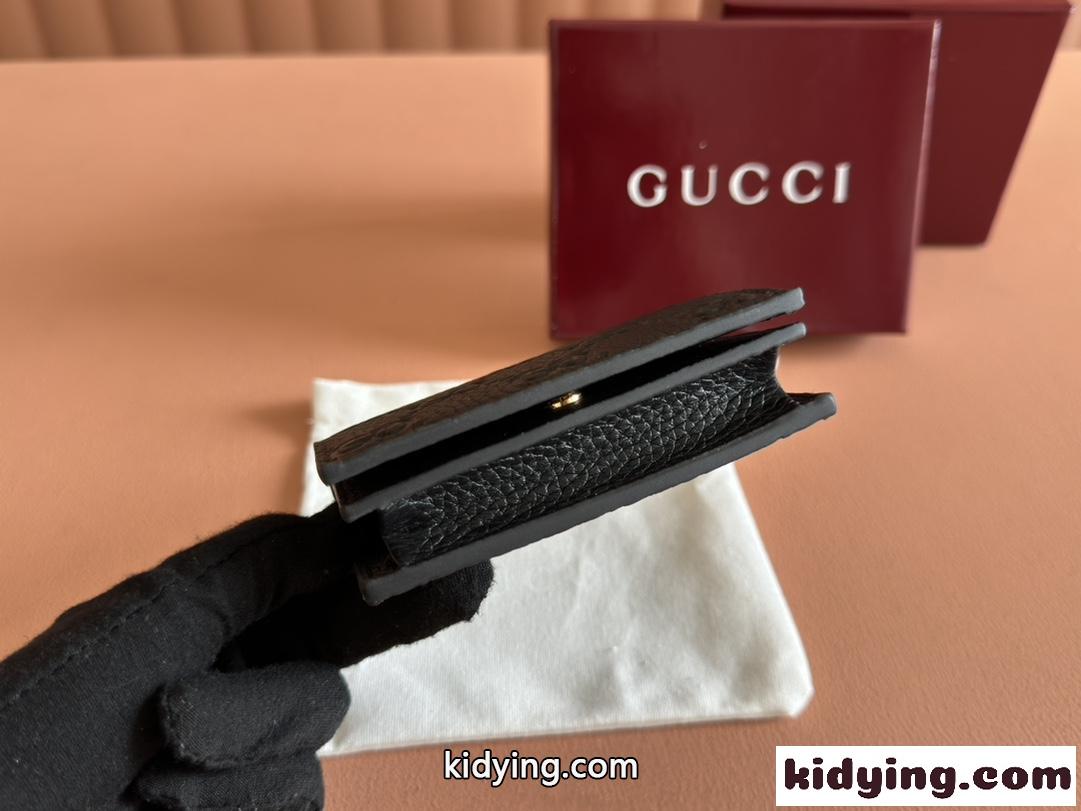 GGエンブレム ミニウォレット グッチ 財布 スーパーコピー 815901-0
