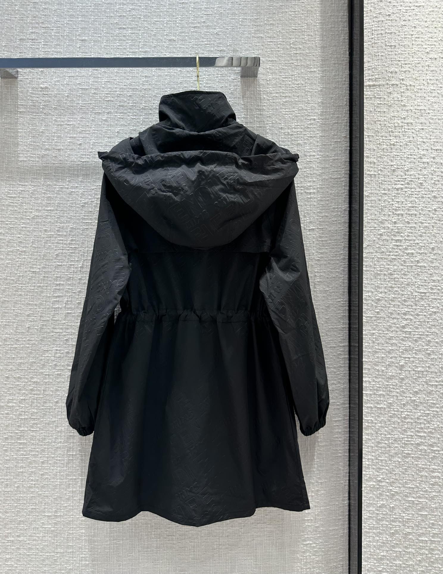 カジュアル エンボスロゴ フェンディ ワンピース コピーフード付き ドレス ブラック-4