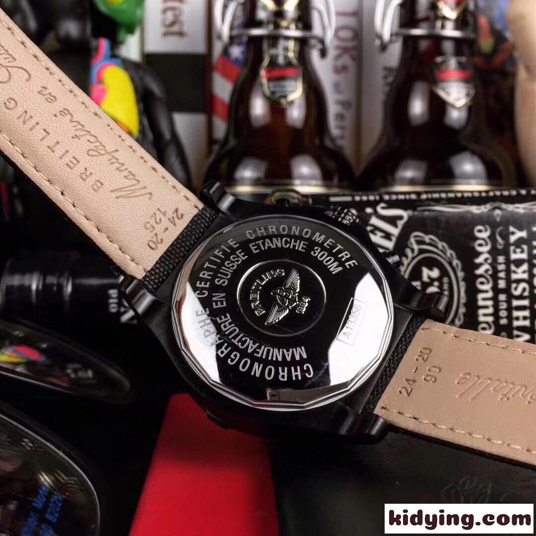ブライトリング 人気 コピー Breitling アベンジャーズシリーズ アベンジャーズブラックバード偵察機は 歴史を変える使.命を担っている-3