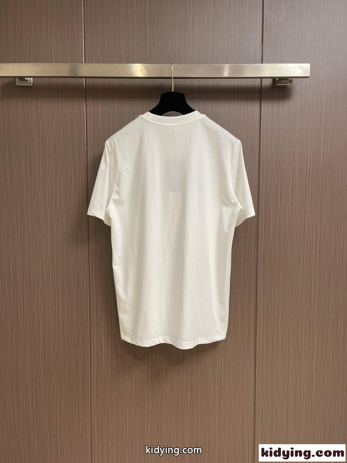 フェンディ 半袖Tシャツ コピー シンプル 合わせやすい クルーネック ホワイト-0