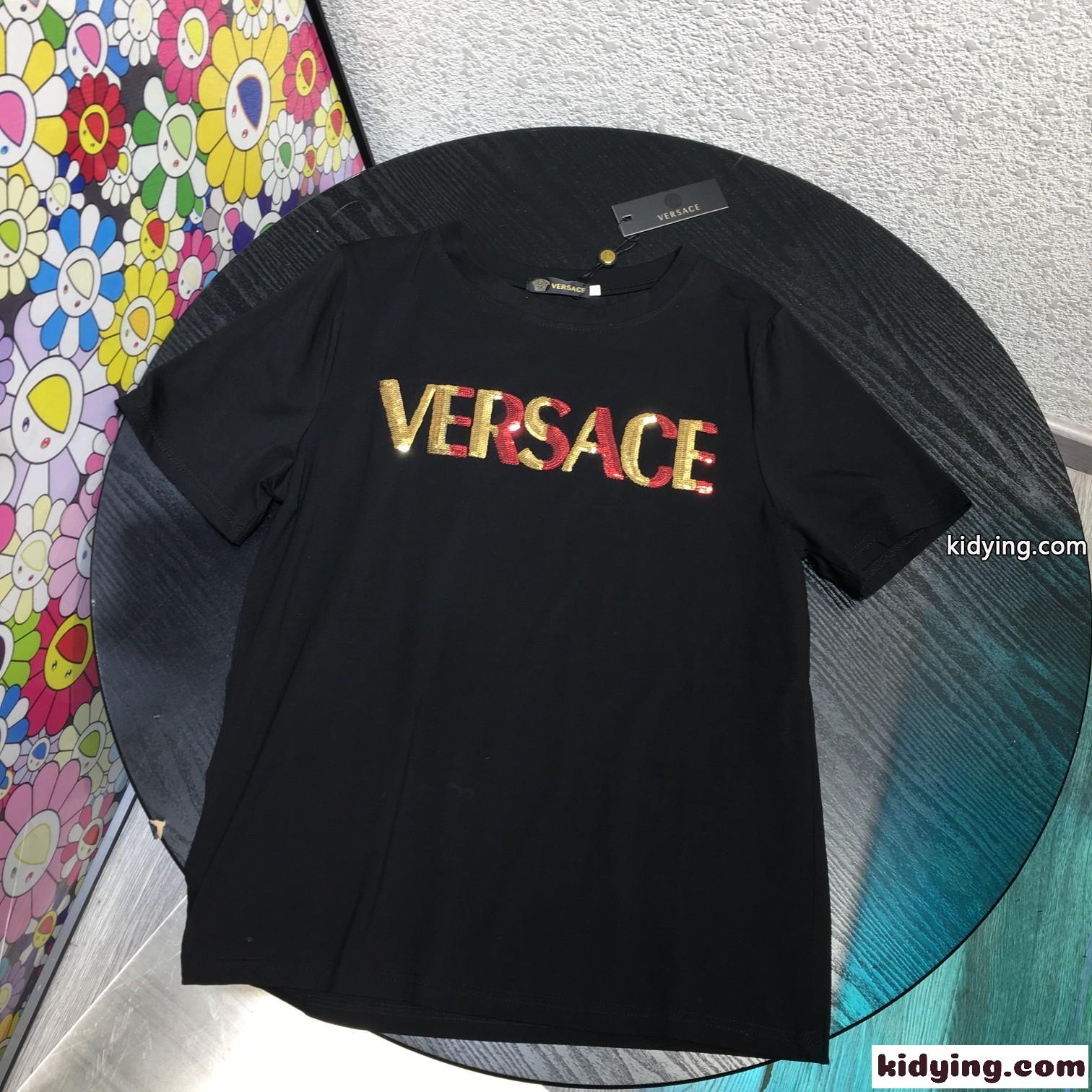 着心地いい カジュアル おしゃれ 合わせやすい ラウンドネック ヴェルサーチ tシャツ コピー ロゴ 半袖-1