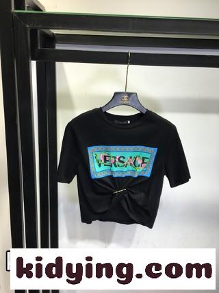 おしゃれ 人気 ロゴ プリント セーフティーピン ヴェルサーチェ 半袖Tシャツ コピー レディース 春夏 トップス-0