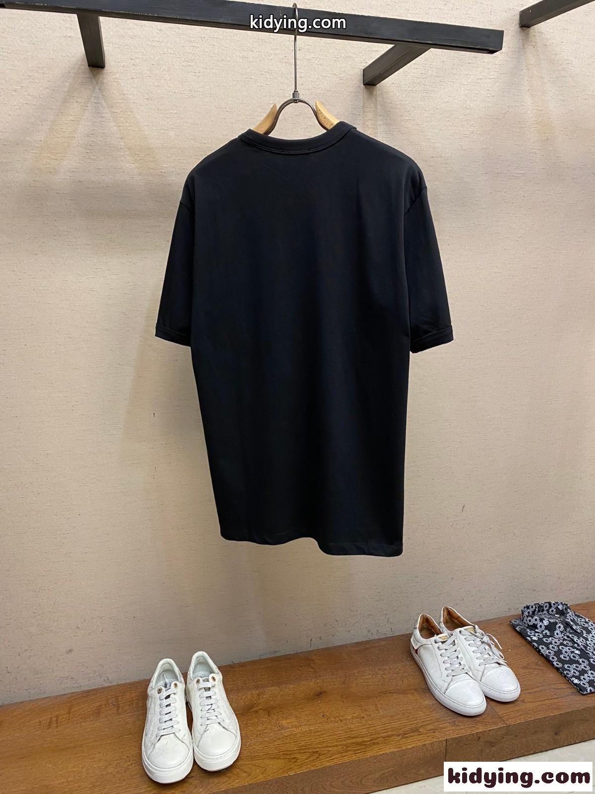 ベーシック 人気 ロゴ クルーネック プラダ Tシャツ コピー 半袖Tシャツ ブラック-1