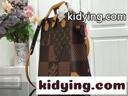 lv2021秋冬の新型超大型将棋盤は古典的なmonogramと融合し 古臭くも成熟も失わず onthegoの血統に溶け込んでいる ルイ・ヴィトン バッグ 新品 コピー-1