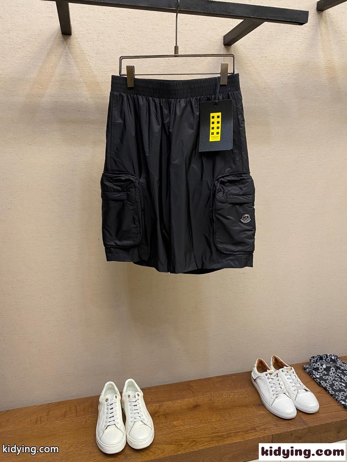 人気 カジュアル ナイロン ショートパンツ モンクレール パンツ コピー ブラック-0