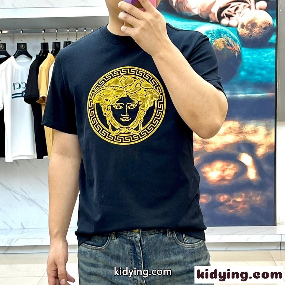 目を引く ヴェルサーチェ Tシャツ 偽物 メデューサ コットン 半袖Tシャツ ブラック-1