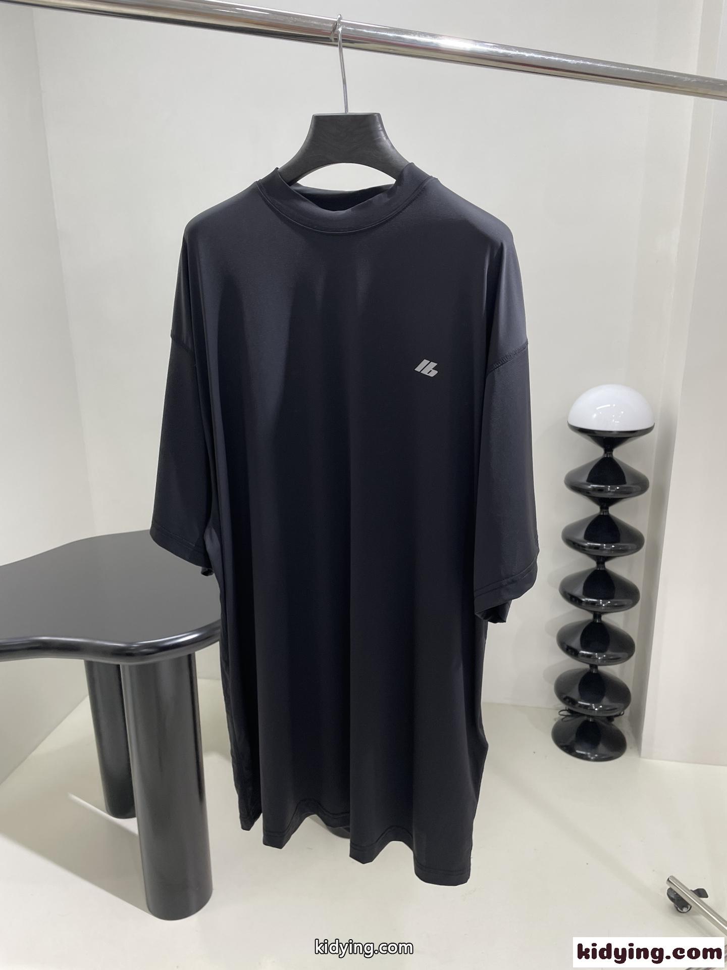 バレンシアガtシャツコピー 純綿 トップス 半袖 シンプル 通気性いい 男女兼用 ブラック-0