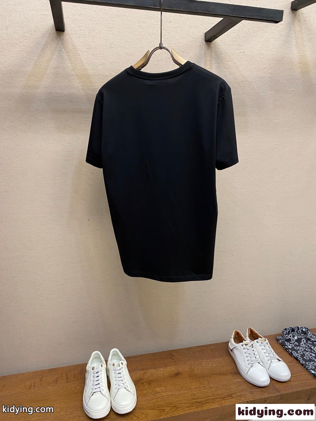 紋章風パッチ コットン 半袖Tシャツ ドルチェ&ガッバーナ Tシャツ 偽物 ブラック-1