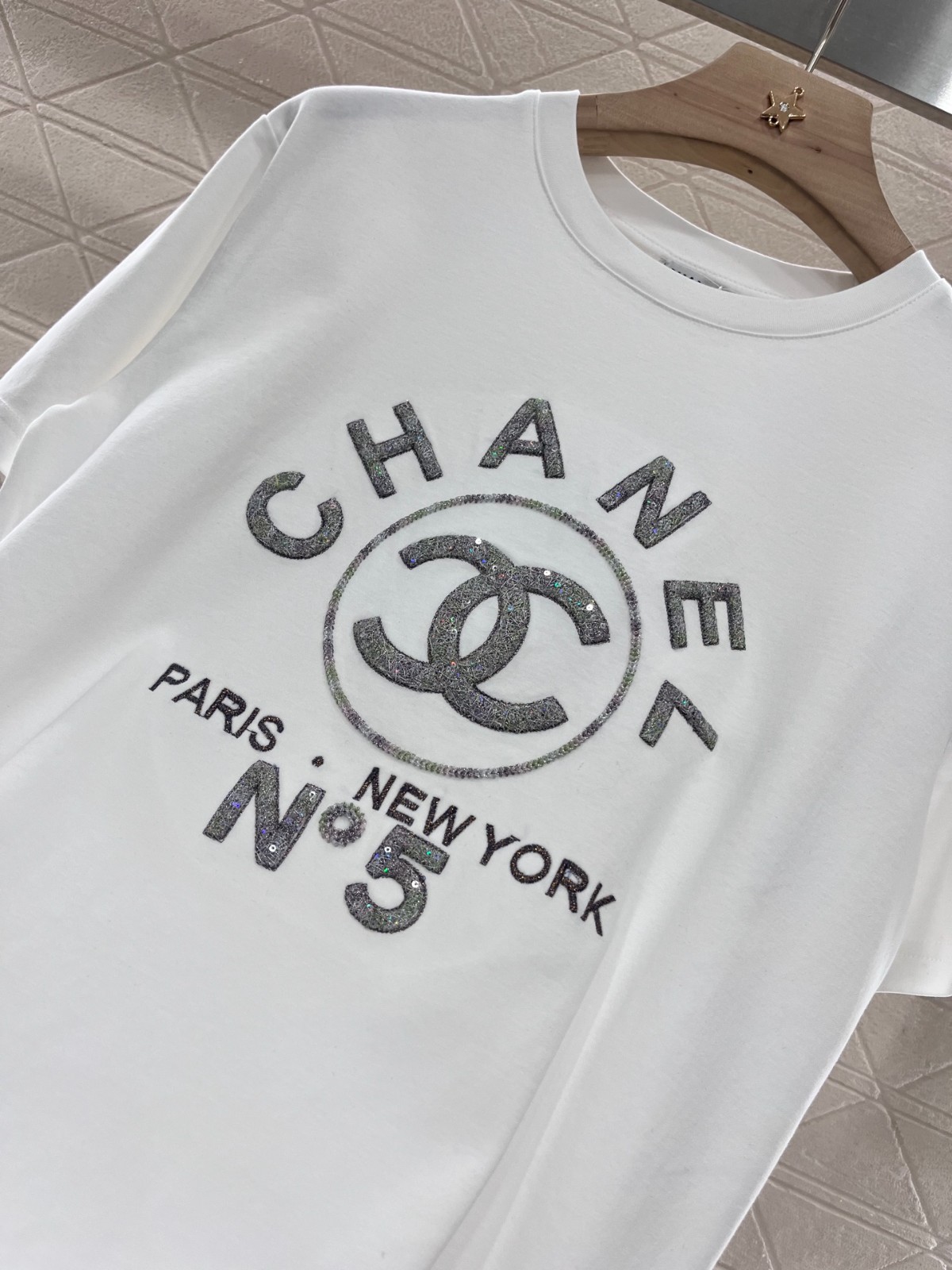 シャネル Tシャツ コピー シンプル ロゴ入り コットン 半袖Tシャツ ホワイト-3