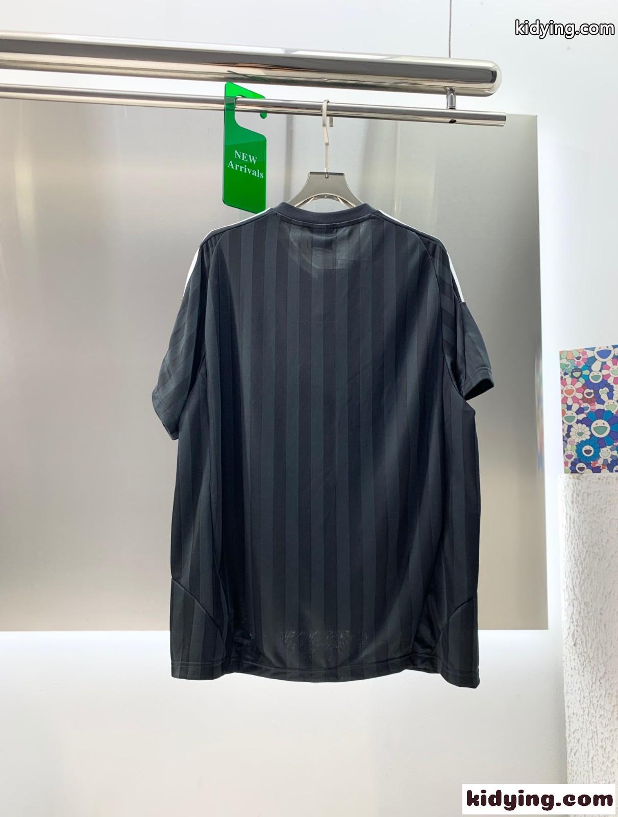 BALENCIAGA×adidas SOCCER オーバーサイズTシャツ バレンシアガ Tシャツ コピー ユニセックス-1