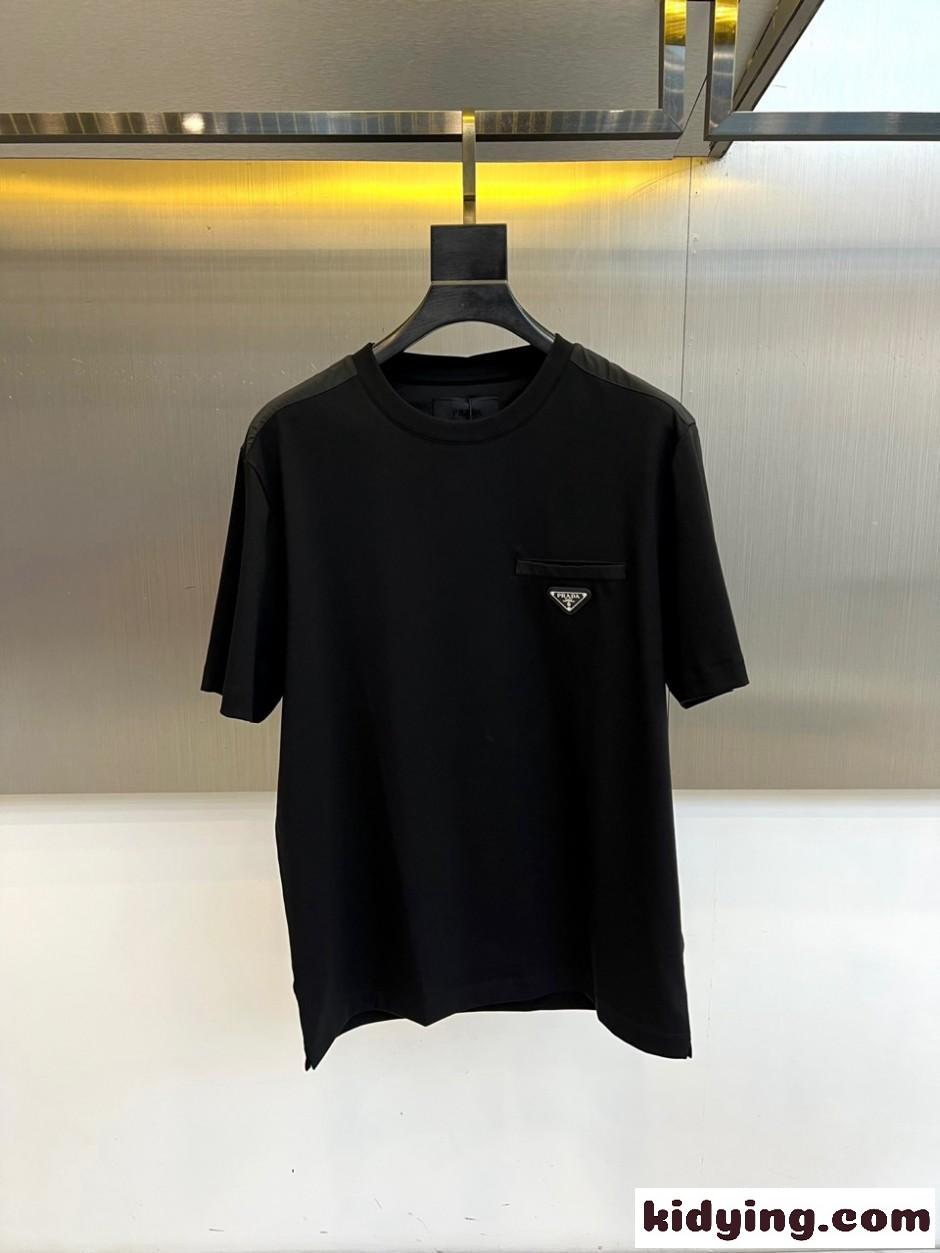 シンプル 上品 クルーネック 半袖Tシャツ プラダ Tシャツ 偽物 ブラック-0