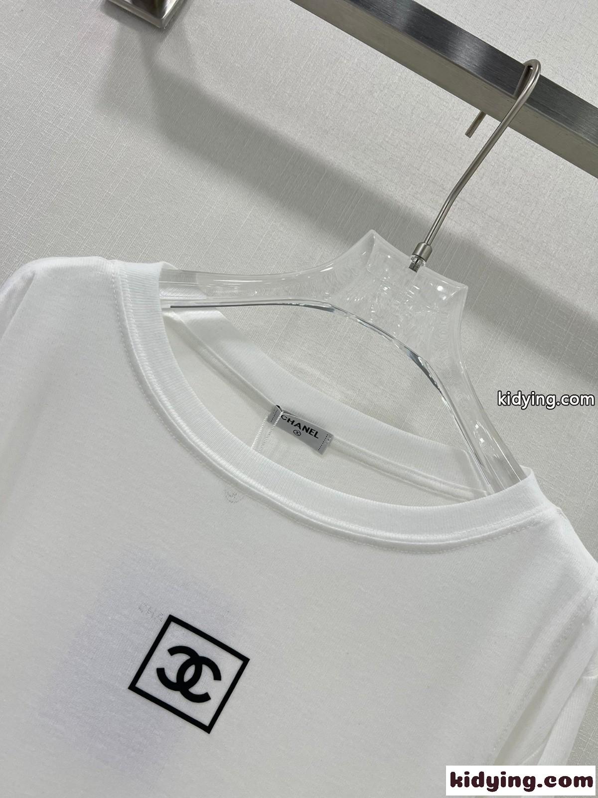 シンプル ロゴ 日焼き止め 長袖Tシャツ シャネル Tシャツ 偽物 ホワイト-2