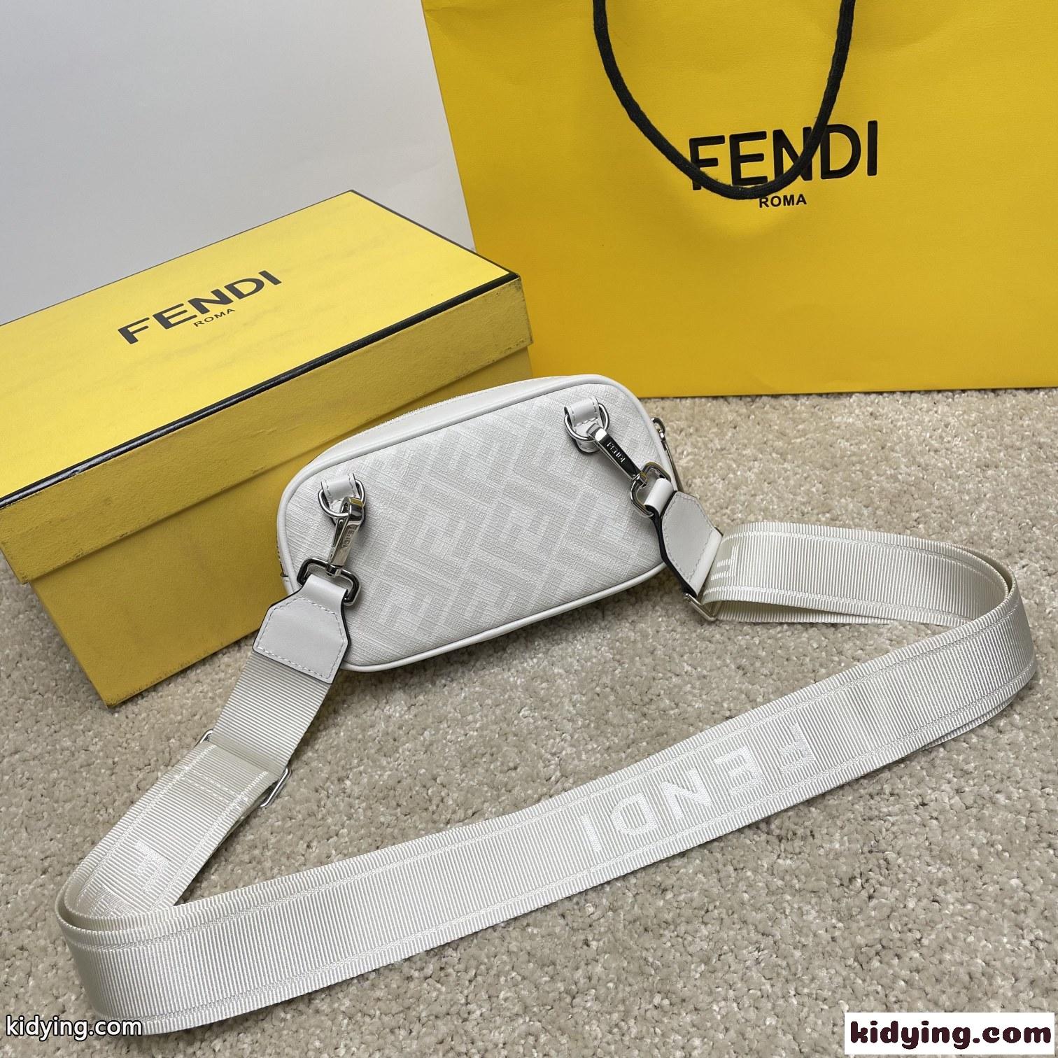 FENDI カメラケース フェンディ バッグ 人気 コピー メンズ スモール ショルダーバッグ-3