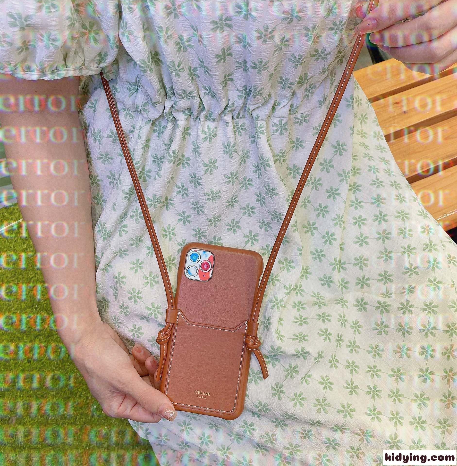 セリーヌ アイフォンケース コピー スマホケース カード入れ ショルダー付き 斜め掛け おしゃれ-4
