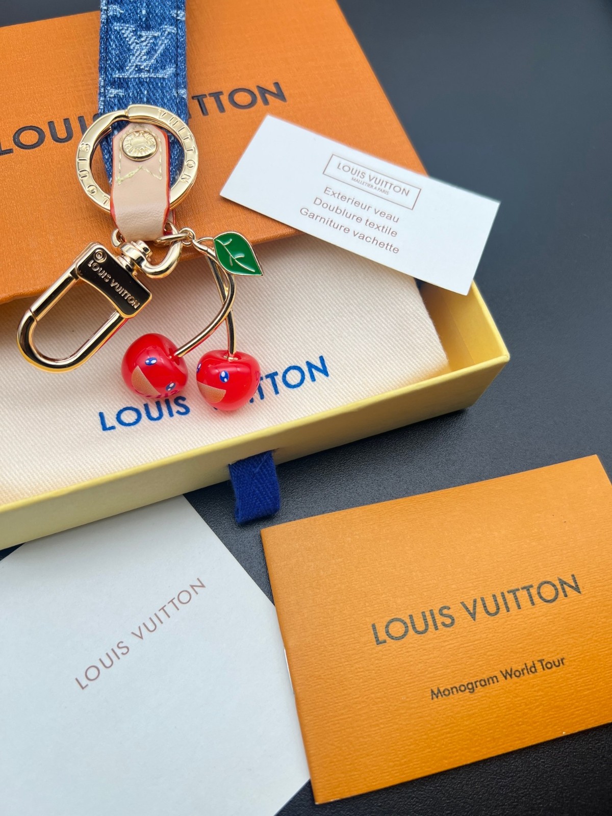可愛い 人気 LV x TM デニム キーホルダー ルイ・ヴィトン スーパーコピー-1