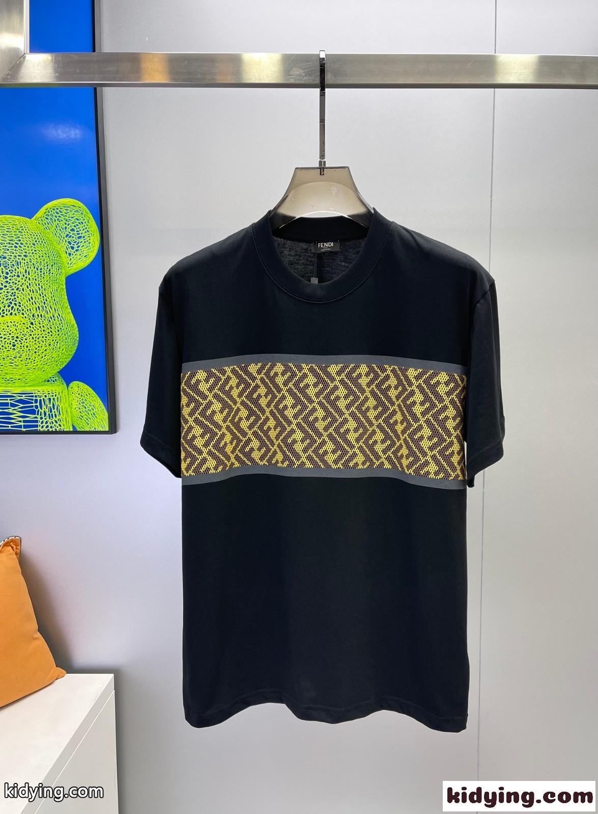 フェンディ Tシャツ コピー メンズ ファッション おしゃれ クルーネック FF 半袖Tシャツ-1