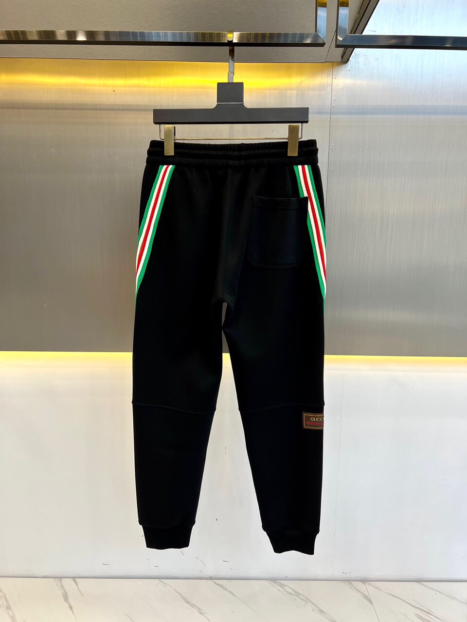 カジュアル 合わせやすい メンズ スウェットパンツ グッチ パンツ コピー ブラック-1