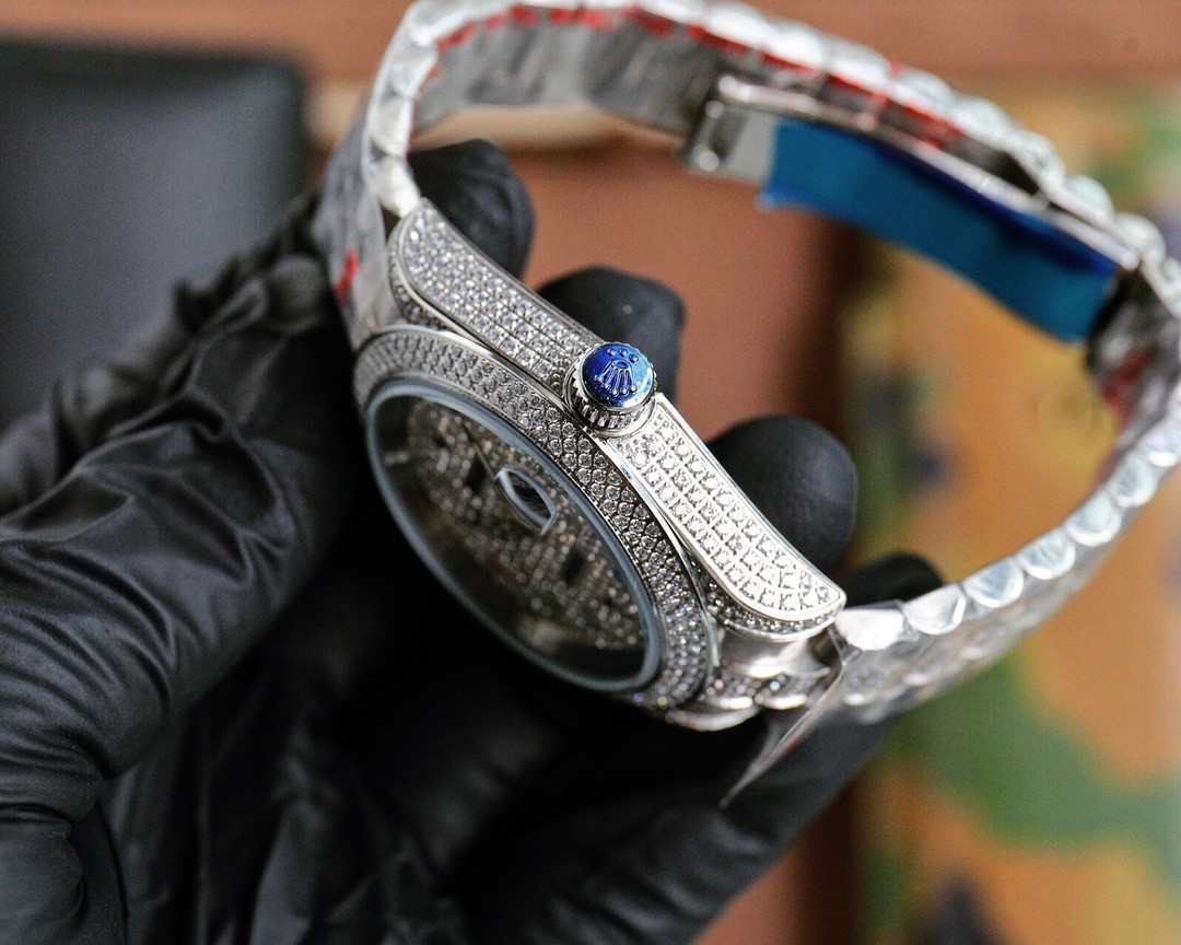 注目される キラキラ ダイヤモンド ロレックス 時計 コピー 40mm-1