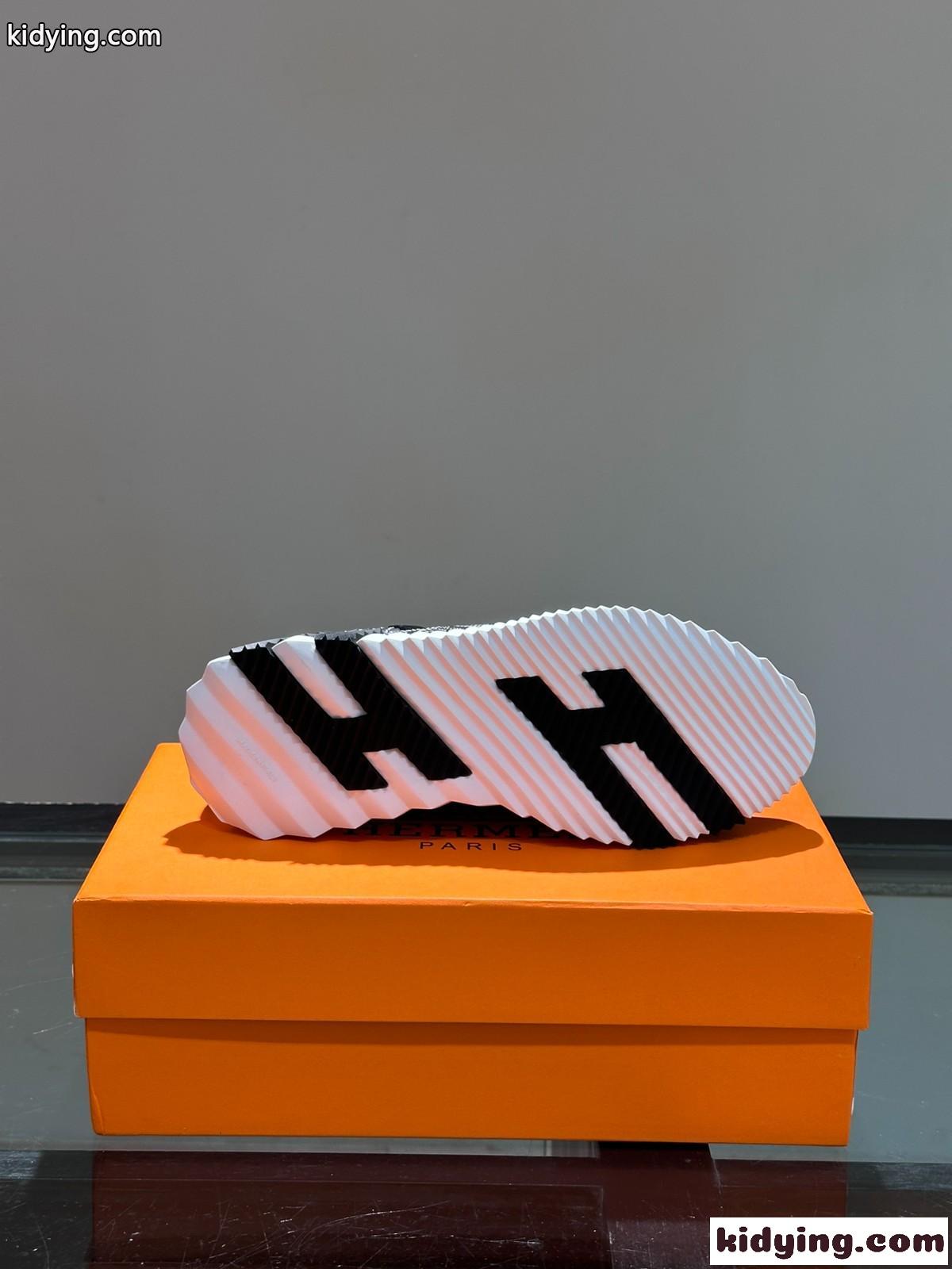 大人気 HERMES バウンシング スニーカー エルメス スニーカー コピー ブラック-4