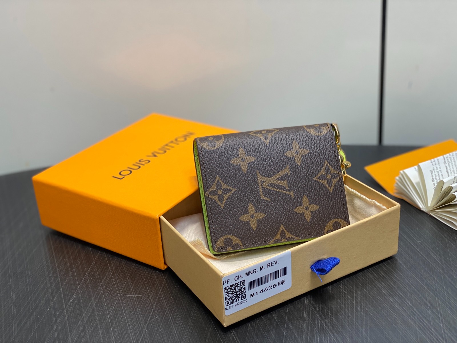 M14628 ウォレット・LV チャーム ルイヴィトン スーパーコピー 二つ折り財布-1