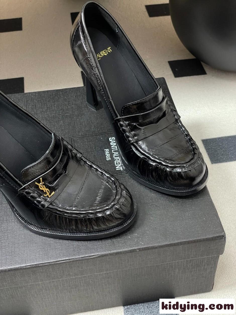 イヴ・サンローラン スーパーコピー ル ローファー パンプス レザー ブラック-4