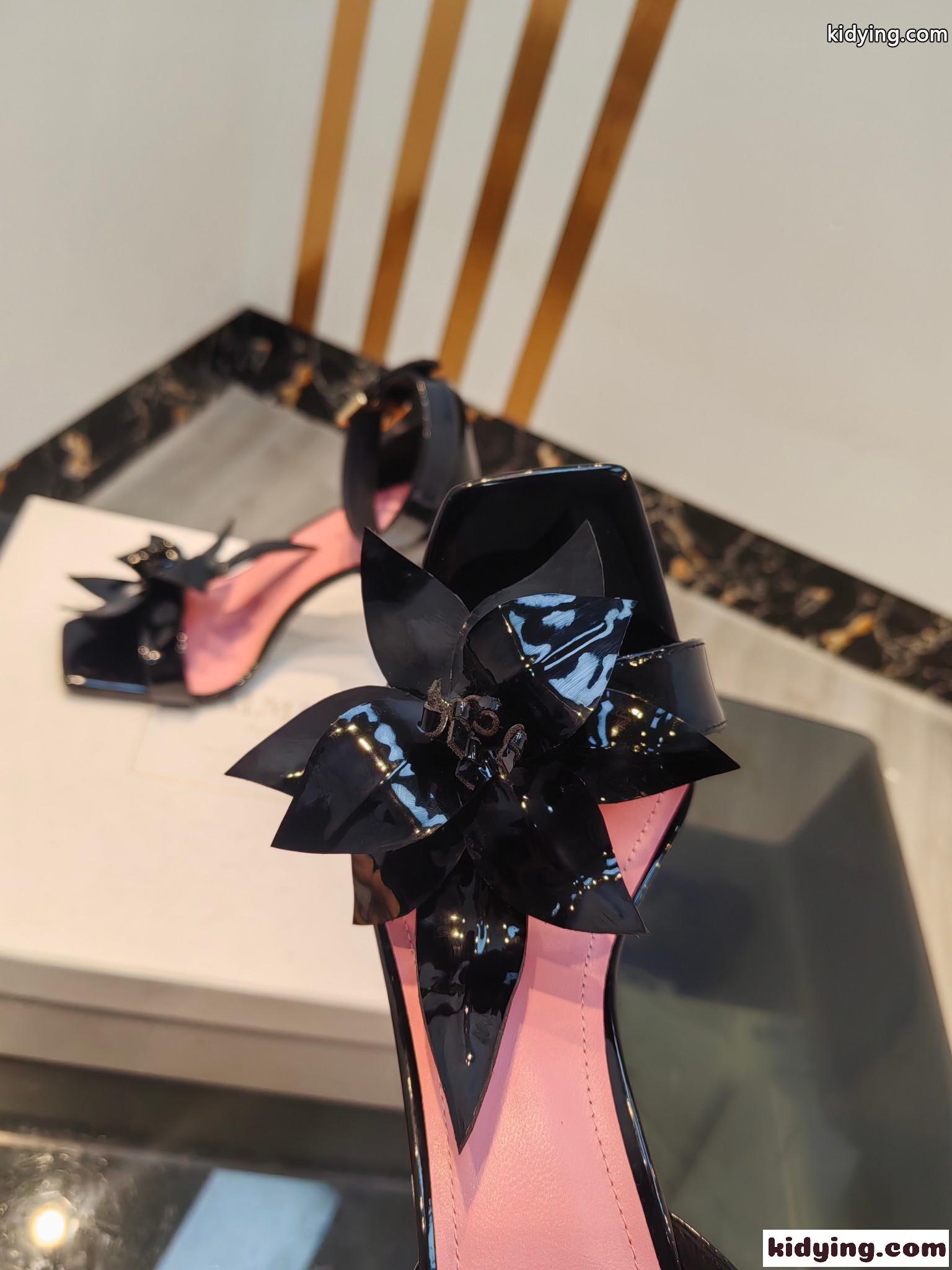 Ruby フラワー パテントレザー バルマン サンダル スーパーコピー ブラック-4