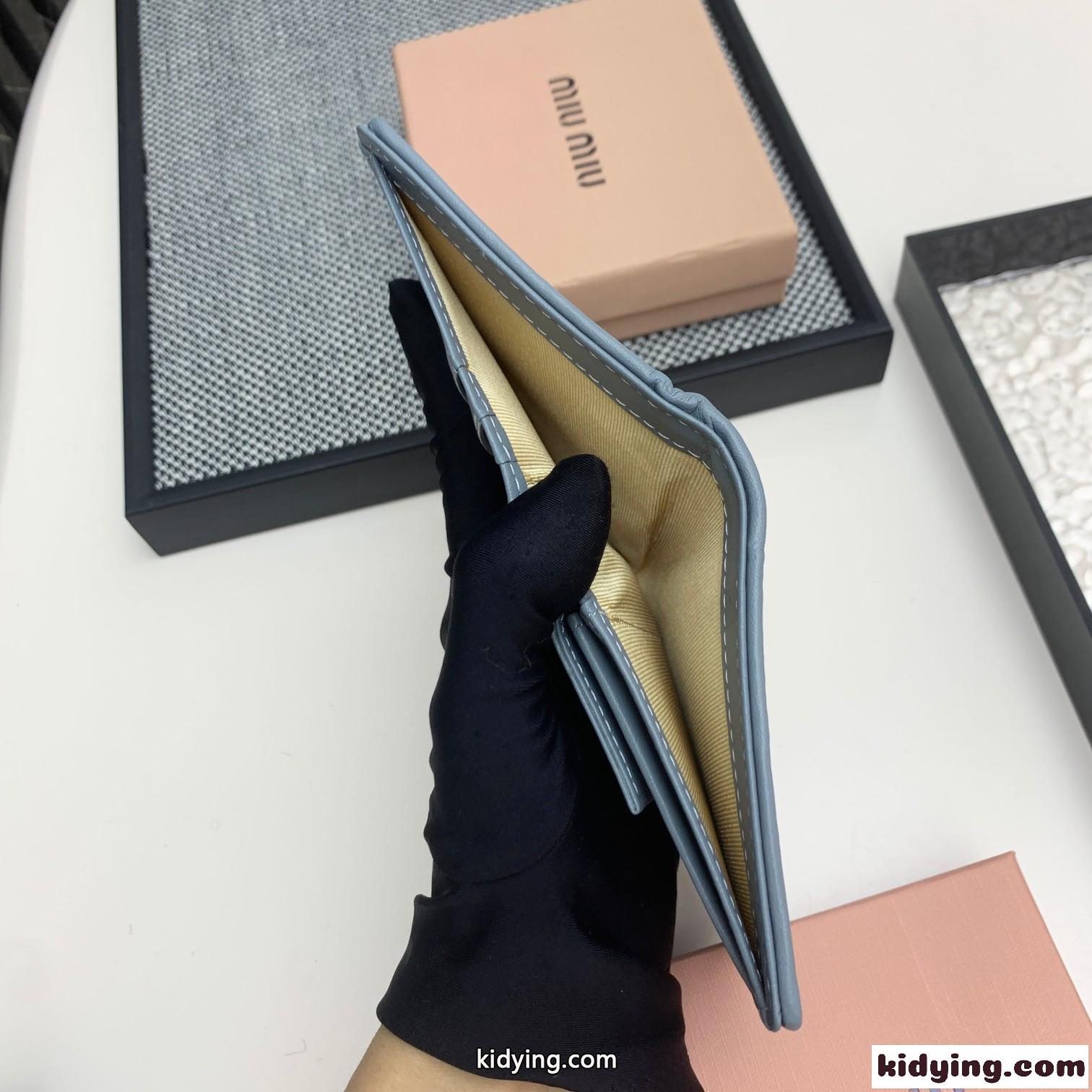 マテラッセ 小銭入れ付き 二つ折財布 ミュウミュウ 財布 コピー ブルー-4