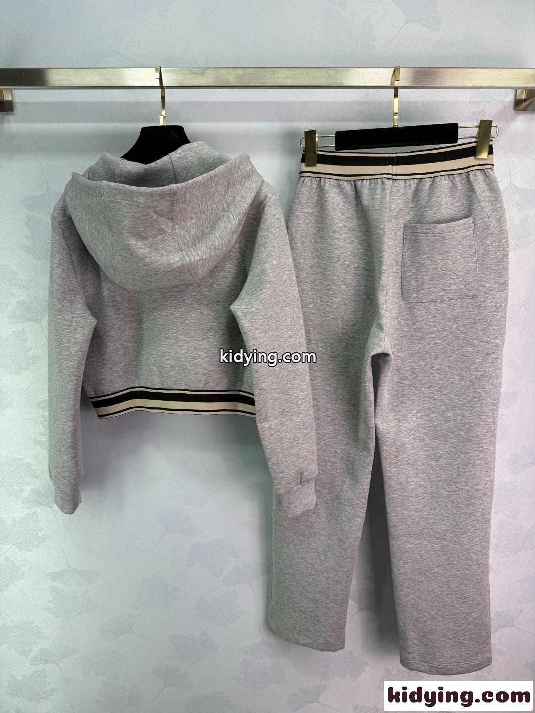 フーディー&パンツ 2点セット プラダ セットアップ 偽物 上下セット グレー-4
