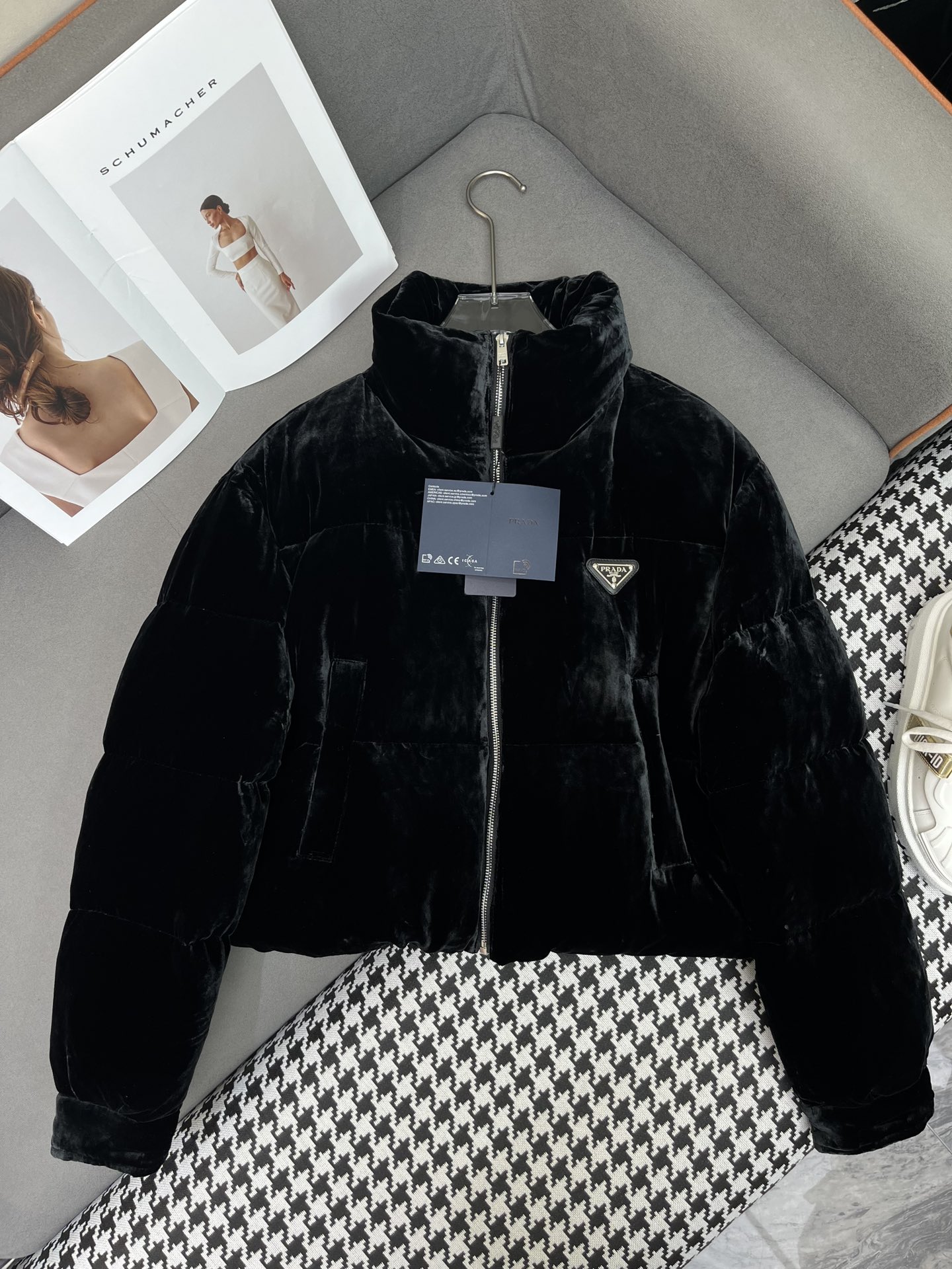 prada ジャケット nissyスーパーコピー トップス アウター 柔軟 高品質 シンプル ハイネック ブラック-0