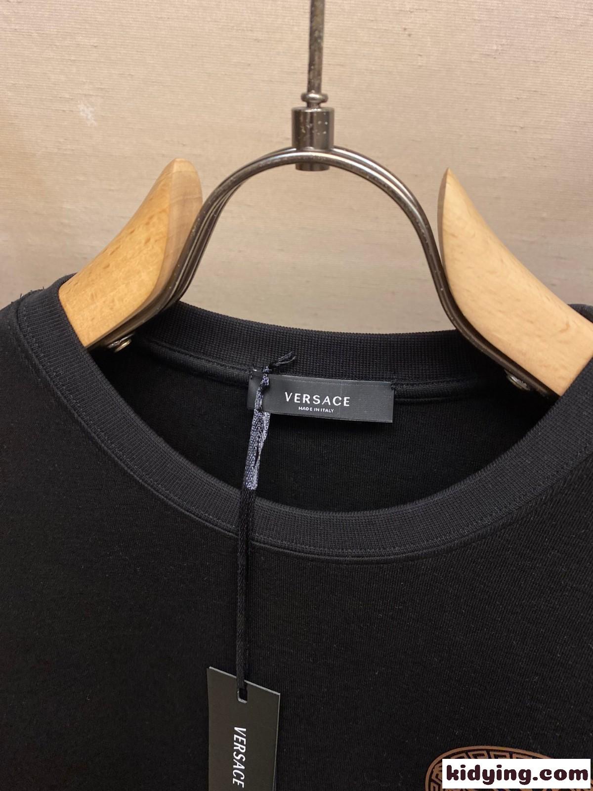 ヴェルサーチェ Tシャツ コピー コットン シンプル ロゴ クルーネック スウェットシャツ ブラック-2