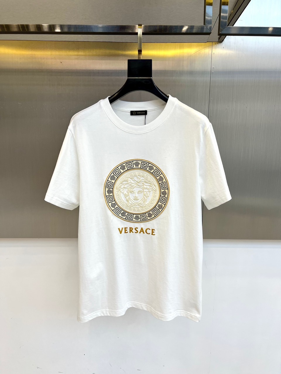 刺繍入り コットン 半袖Tシャツ ヴェルサーチェ Tシャツ 偽物 クルーネックホワイト-1
