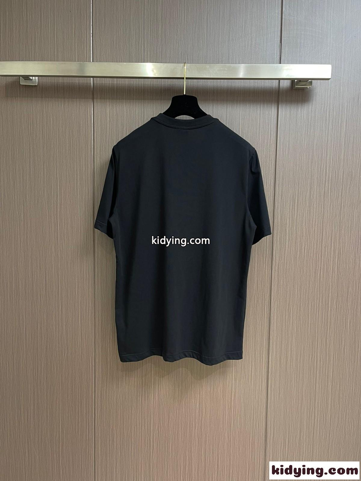 フェンディ 半袖Tシャツ コピー シンプル 合わせやすい クルーネック ブラック-1