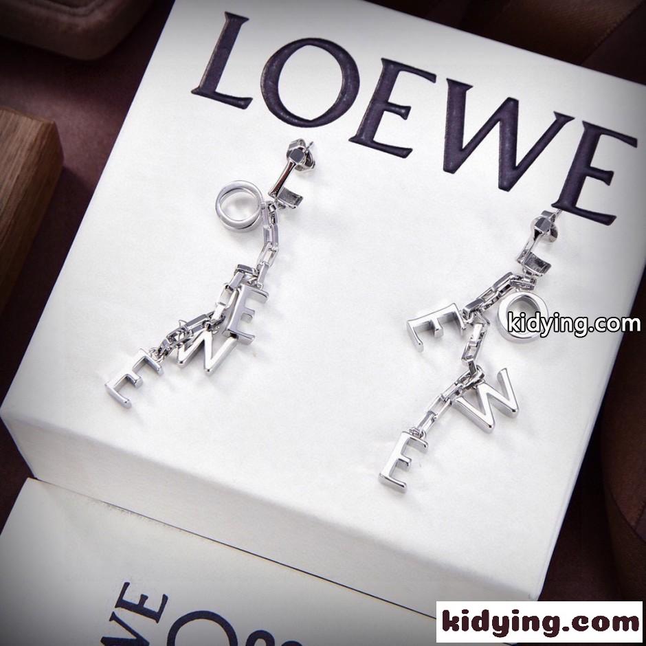 LOEWE ロゴ ロングピアス ロエベ イヤリング 偽物 スタイリッシュ 人気-1