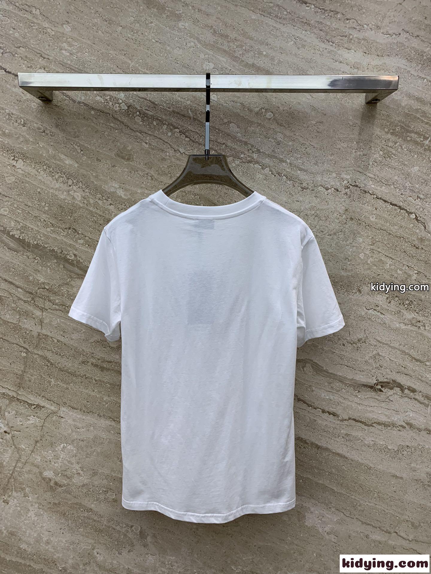 フェンディ Tシャツ コピー ロゴ 刺繍入り クルーネック 半袖Tシャツ ホワイト-1
