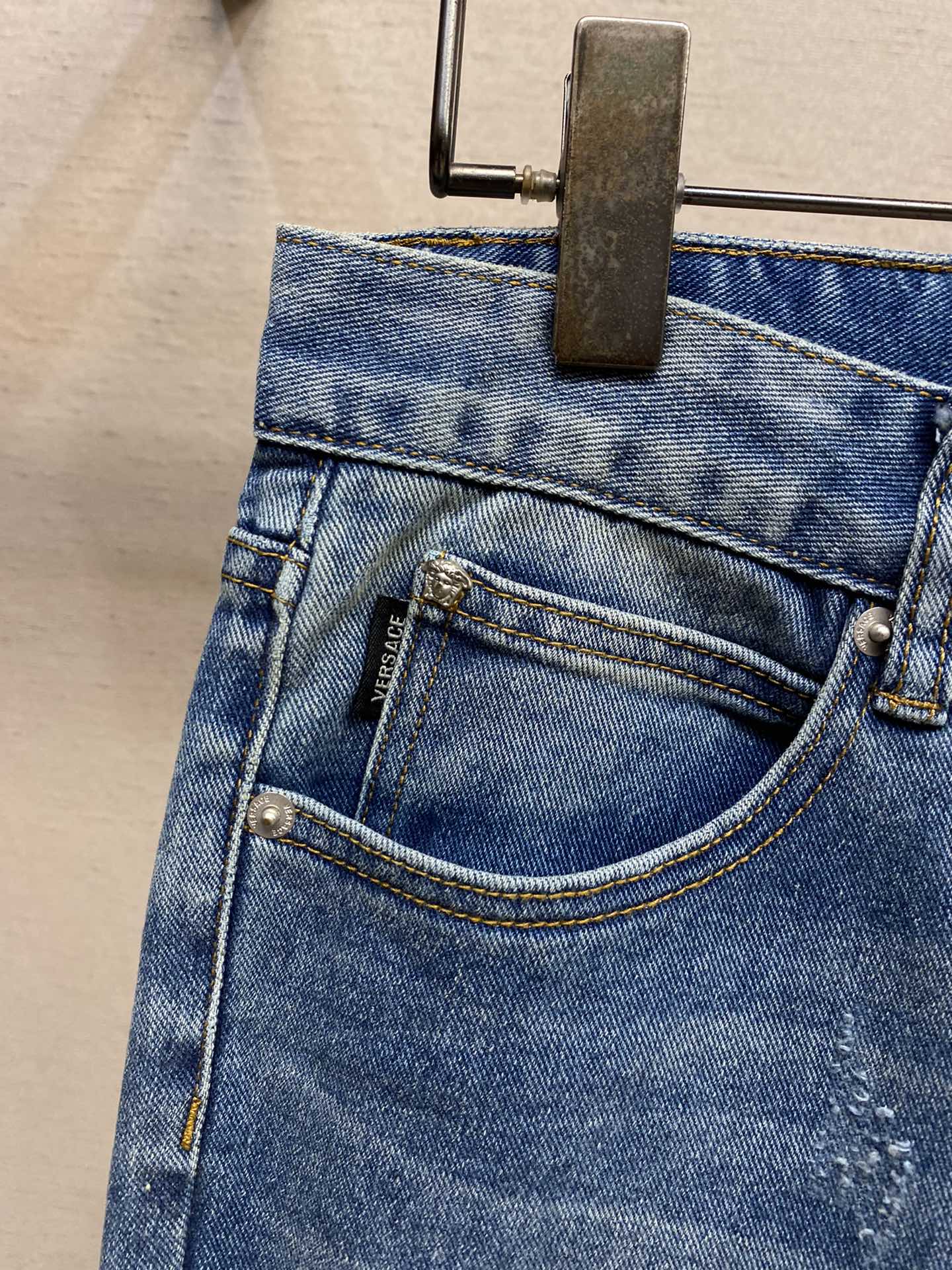 シンプル 合わせやすい デニムパンツ ヴェルサーチェ パンツ コピー ジーンズ-1