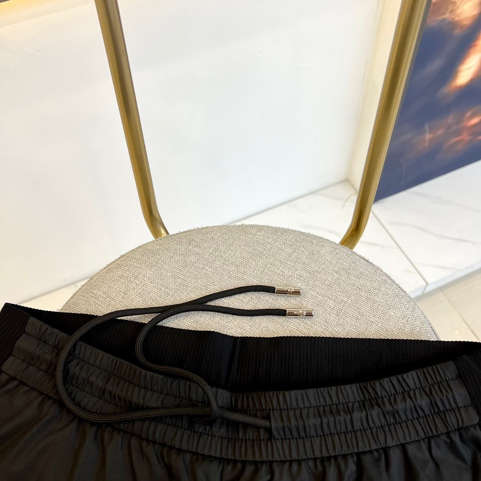 軽量 速乾 ストレッチ プラダ パンツ コピー メンズ カジュアルパンツ ブラック-1