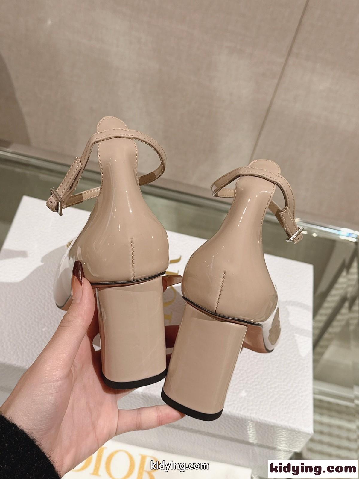 足元に上品さをプラス♪クリスチャン・ディオール シューズ コピー パンプス ベージュ-3