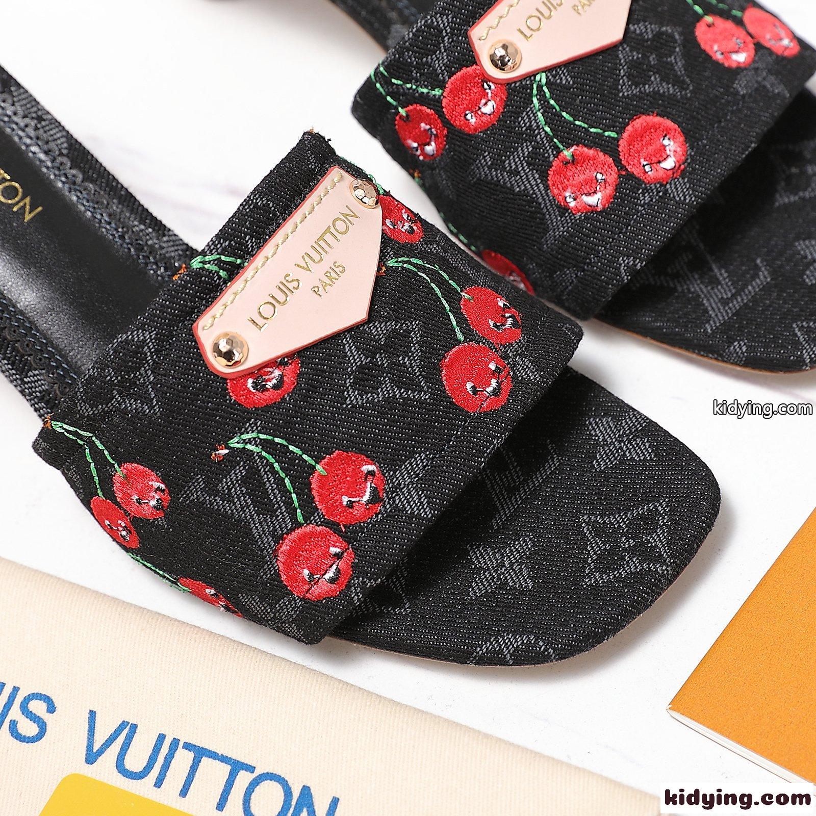 大注目のチェリーモチーフ☆LV × TM リリー ミュール ルイ・ヴィトン サンダル スーパーコピー-2